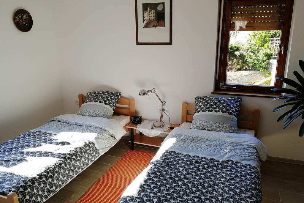 Apartamento Zrm Center Idrija Exterior foto